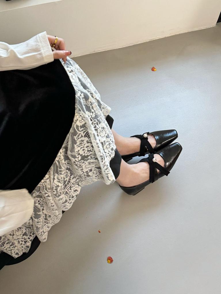 Retro square head single shoes women's thick heels are not tired of feet French high heels women's outer wear socialite style pearl cross belt shoes