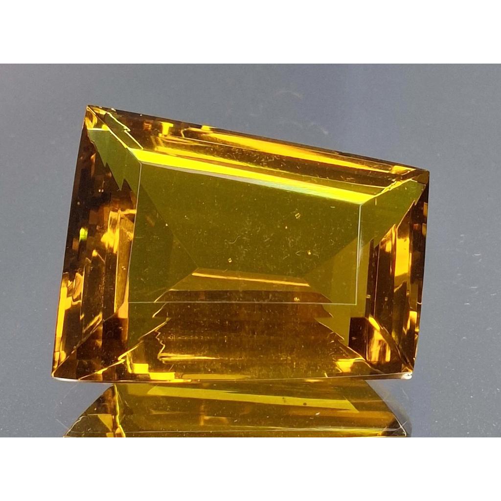 Smuk Naturlig Gul Farve Topas 104-106 Carat Fancy Slibning Certificeret Edelsten