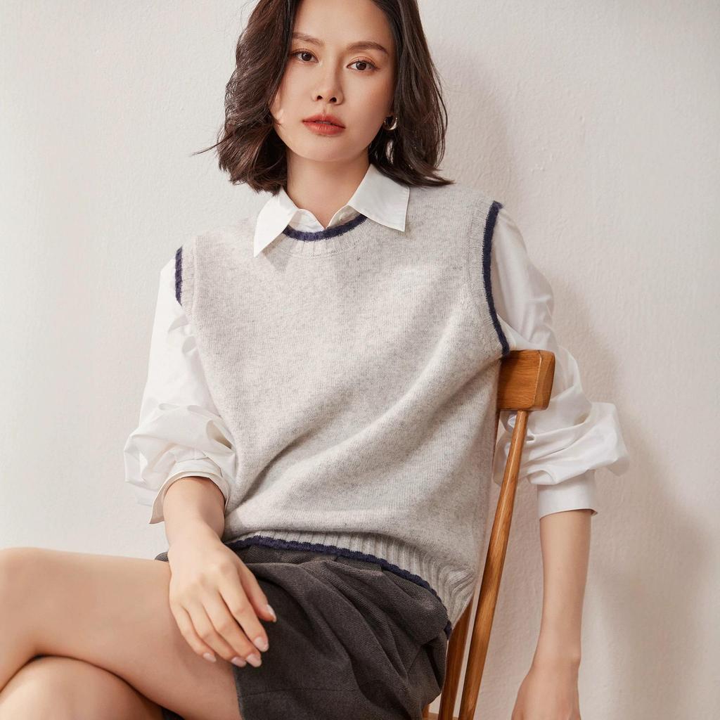 Women's Early Autumn Cashmere Knit Vest - Round Neck Sleeveless Cardigan Pullover