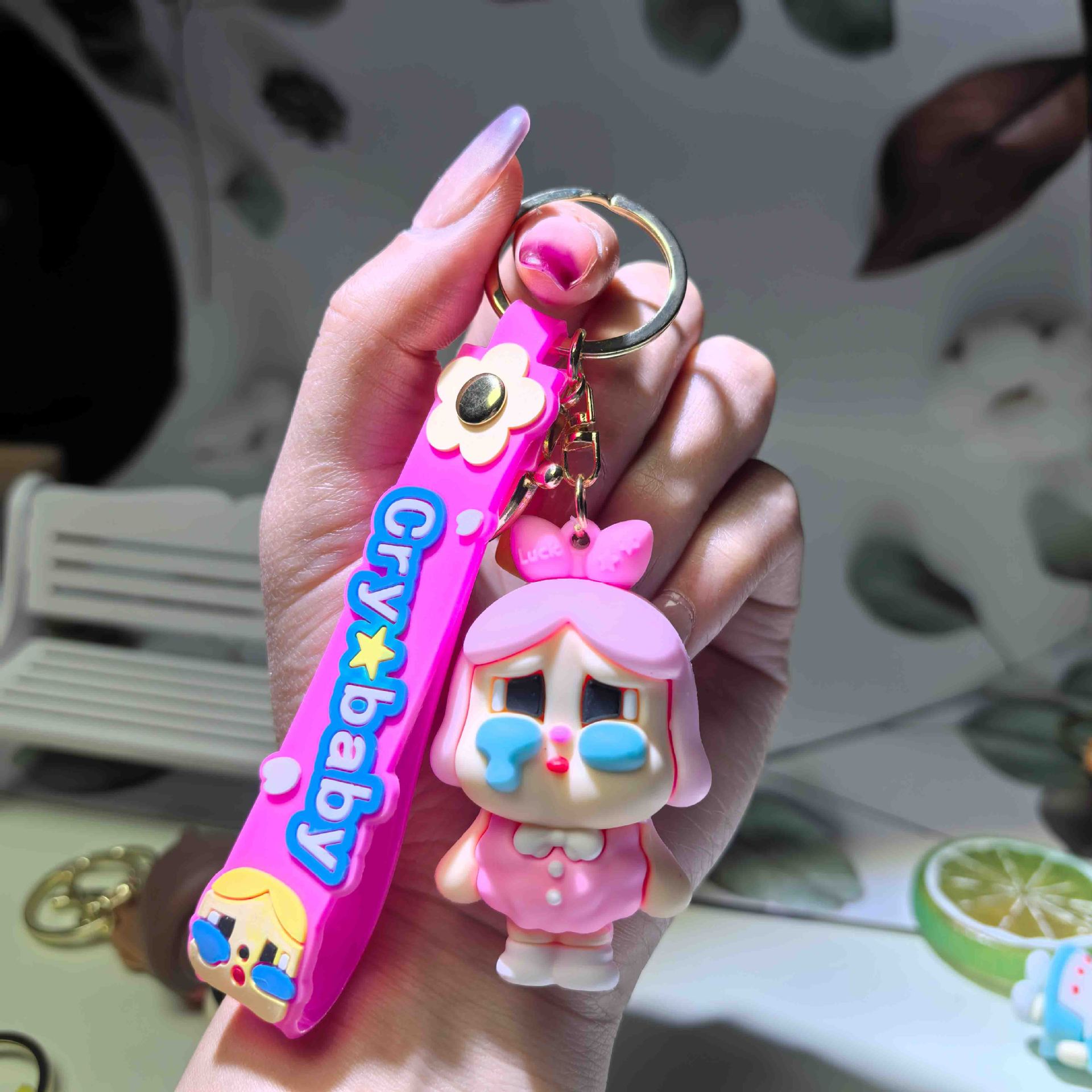 

Плачущий ребенок Мечтательный плачущий ребенок Брелок Подвеска на сумку Подвеска для автомобиля Модный Игривый Подарок для парня/девушки розовый