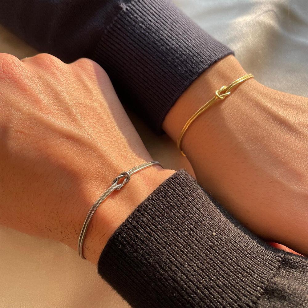 eManco European and American Style Snake Bone Knot Bracelet