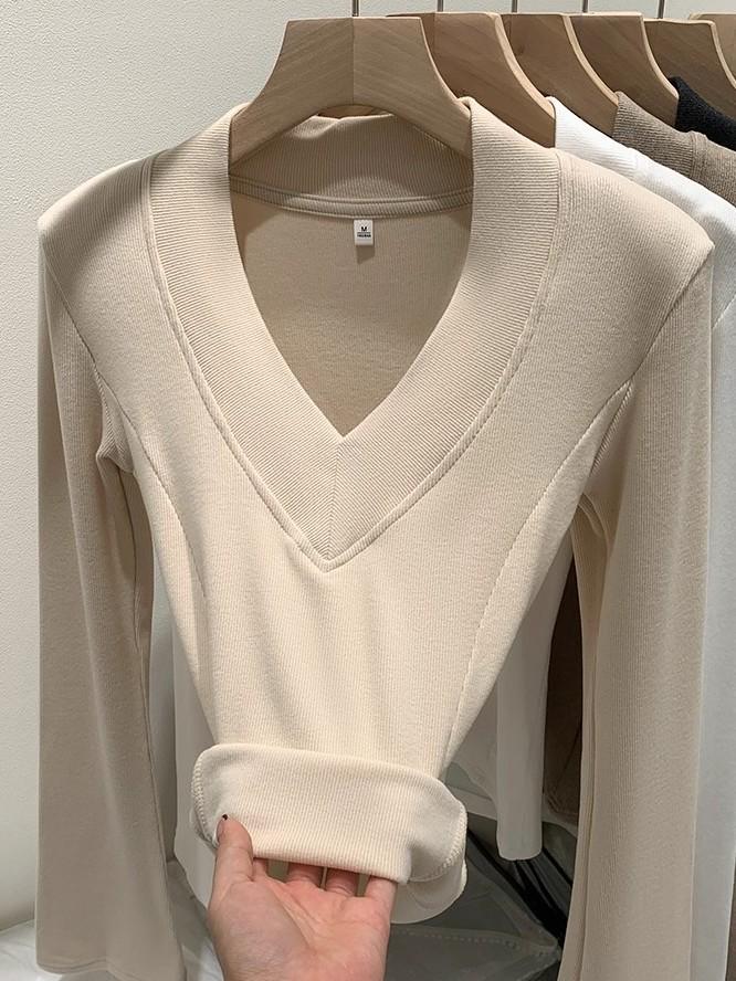 

Stylish V-neck Velvet Base Layer Top for Women - Slimming Inner Layer, Perfect for Spring/Autumn XL (110-122 lbs)