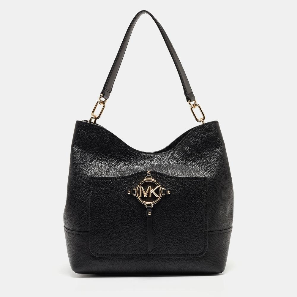 

Michael Kors Leather Amy Hobo черный