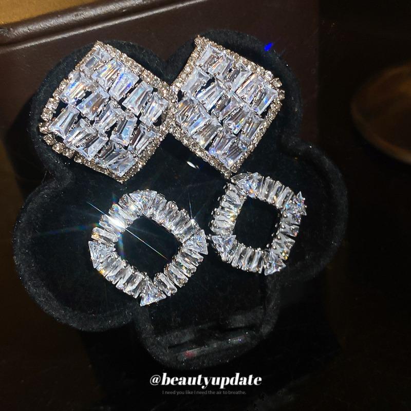 One Look At 10,000 Years~ Silver Needle Zircon Rhombus Stud Earrings Light Luxury High-end Fashion Earrings Design Earrings Women