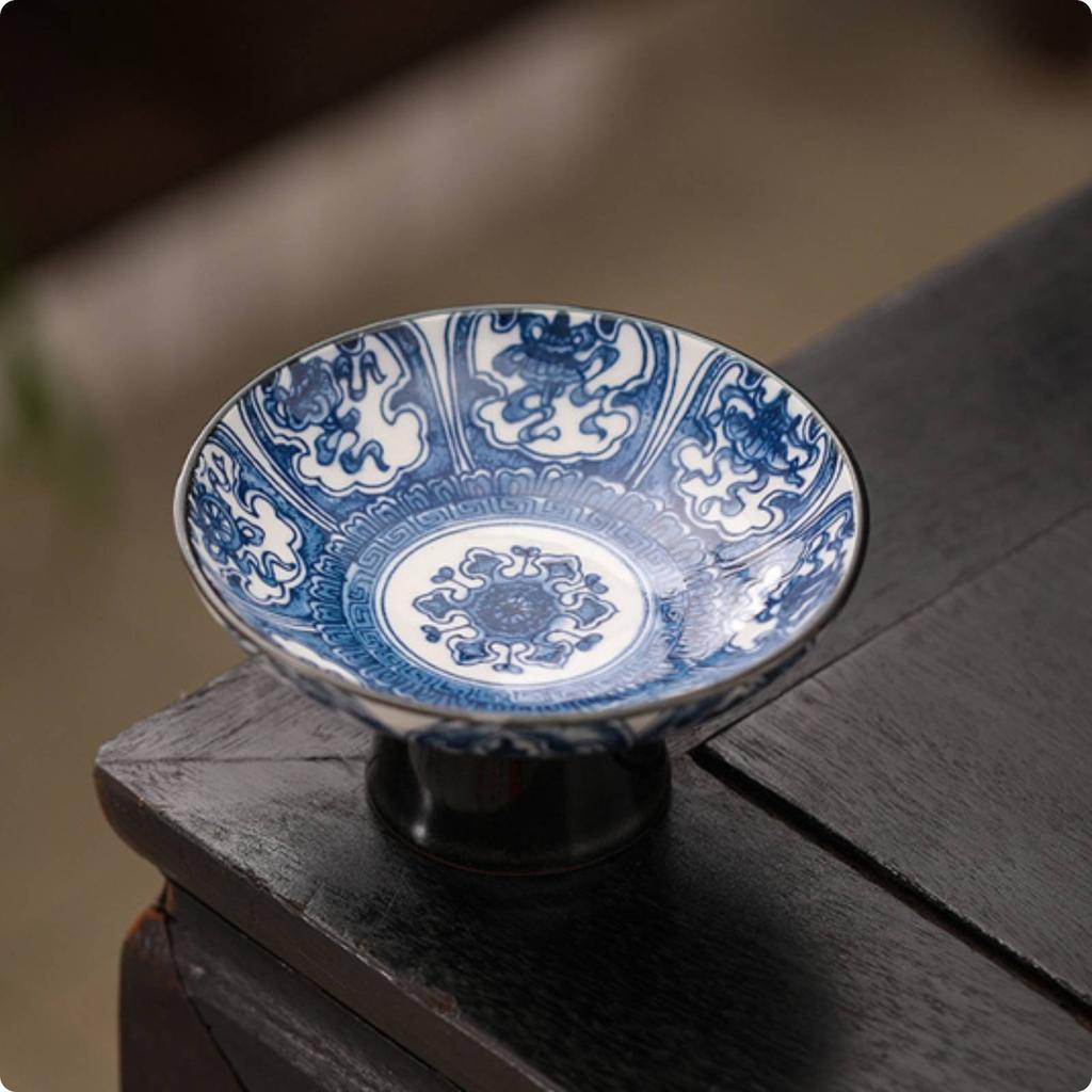 Blue and White Pedestal Bowl Decorative Porcelain Fruit Bowl Porcelain Tea Snack Plate Easy To Clean Pedestal Dessert Plate