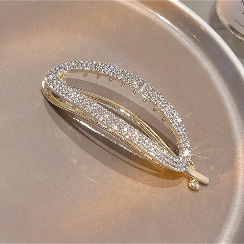 Factory direct fashion flower pearl twist clip elegant hairpin Internet celebrity head spring clip