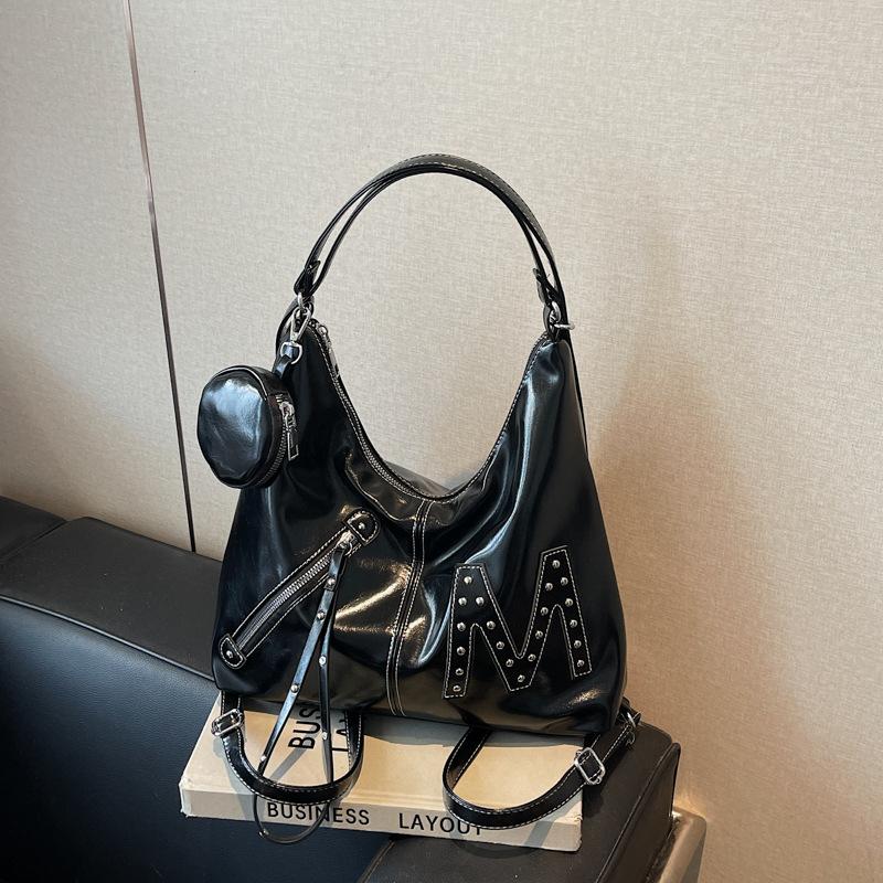 

Large capacity commuter tote bag women s new retro shoulder messenger bag fashionable versatile backpack чорний