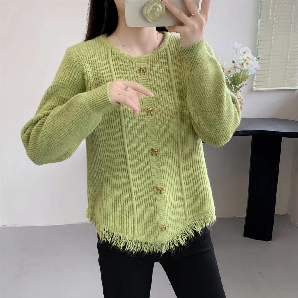 Short Long Sleeved Sweater Top for Women with Spring and Autumn Tassel Design Loose Knit Base Sweater