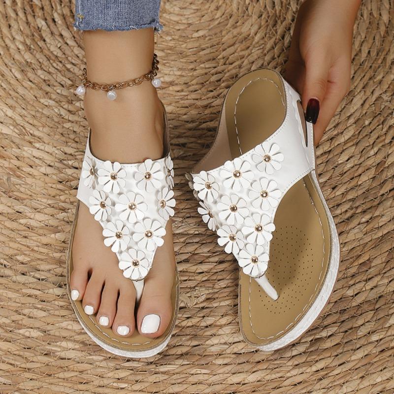 

Flower rivet thick-soled mezzanine sandals women s sewing line bottom slope heel beach cool slippers 42 белый