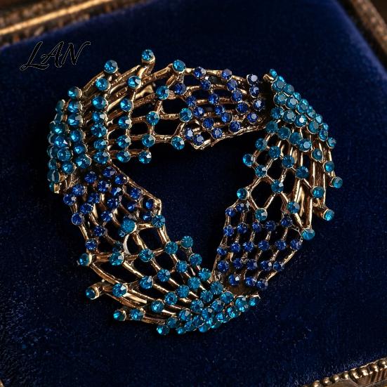 Hollow Loop Brooch Rhinestone Twisting Brooch, Decorative Lapel Pin Clip for Men Women, Sweater Cardigan Coat Suit Jewelry Accessories