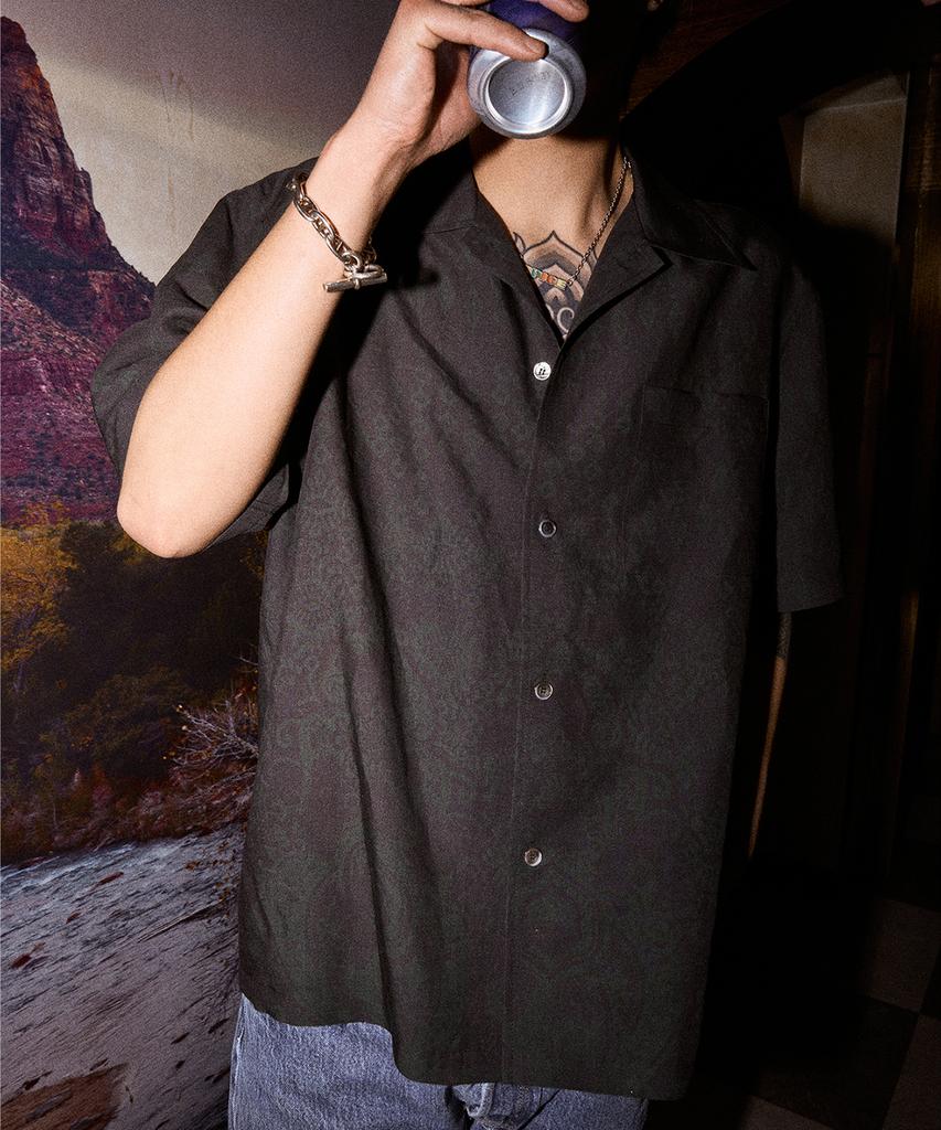 Seopiseuedisyeon Full Print Short Sleeve Shirt Black