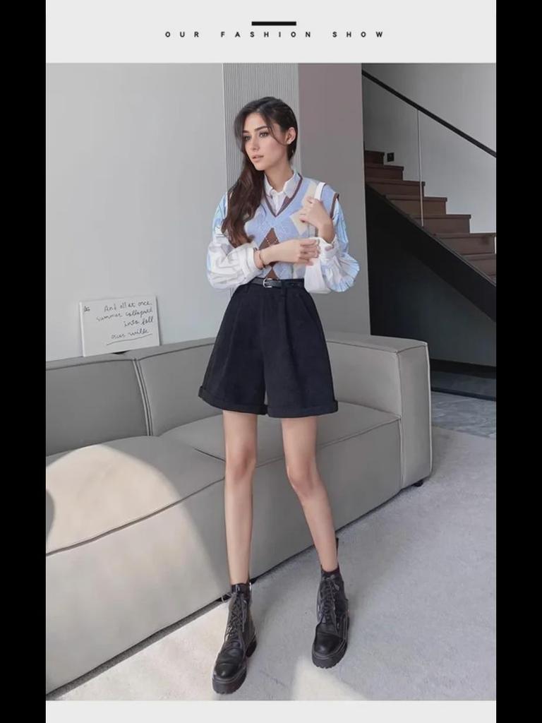 Dámské hnědé manšestrové kraťasy s vysokým pasem - zeštíhlující, široké, áčkové, ideální na podzim/zimu 2023