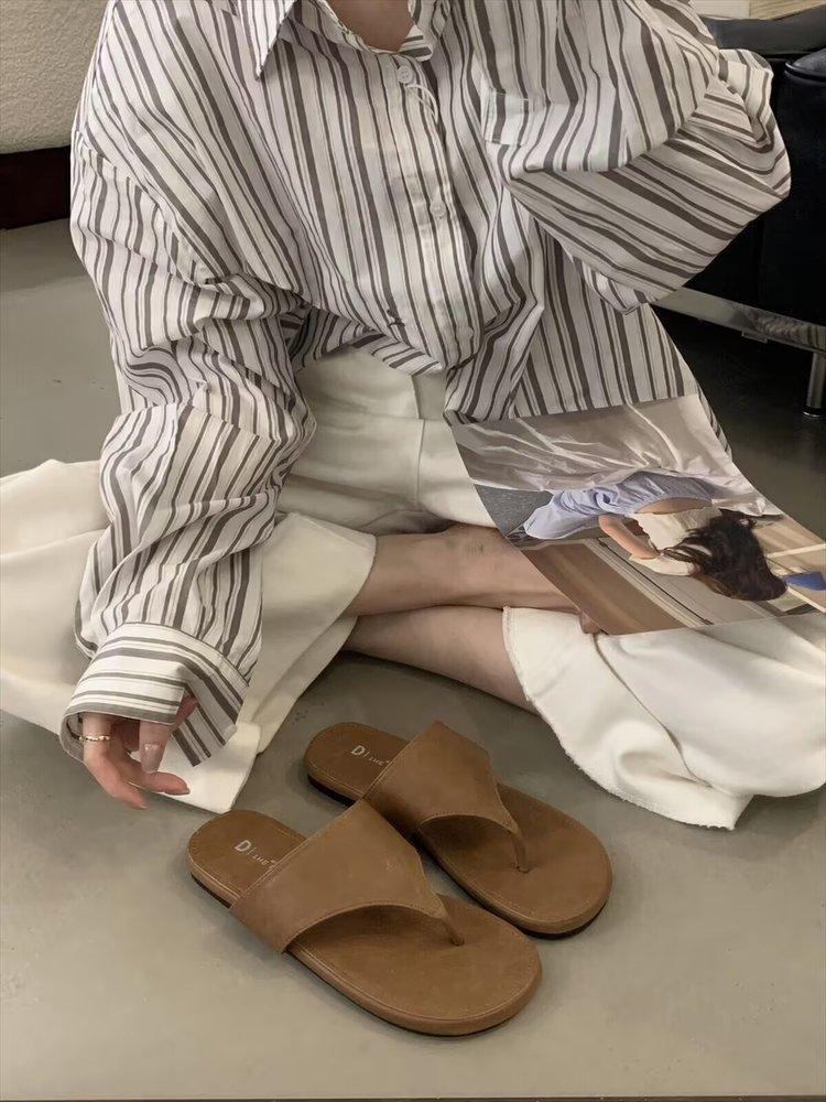 Flat-bottomed Flip-flops for Women's Outer Wear 2025 Spring and Summer New Vacation Travel Beach Shoes Soft-soled Feet Cold Slippers for Women