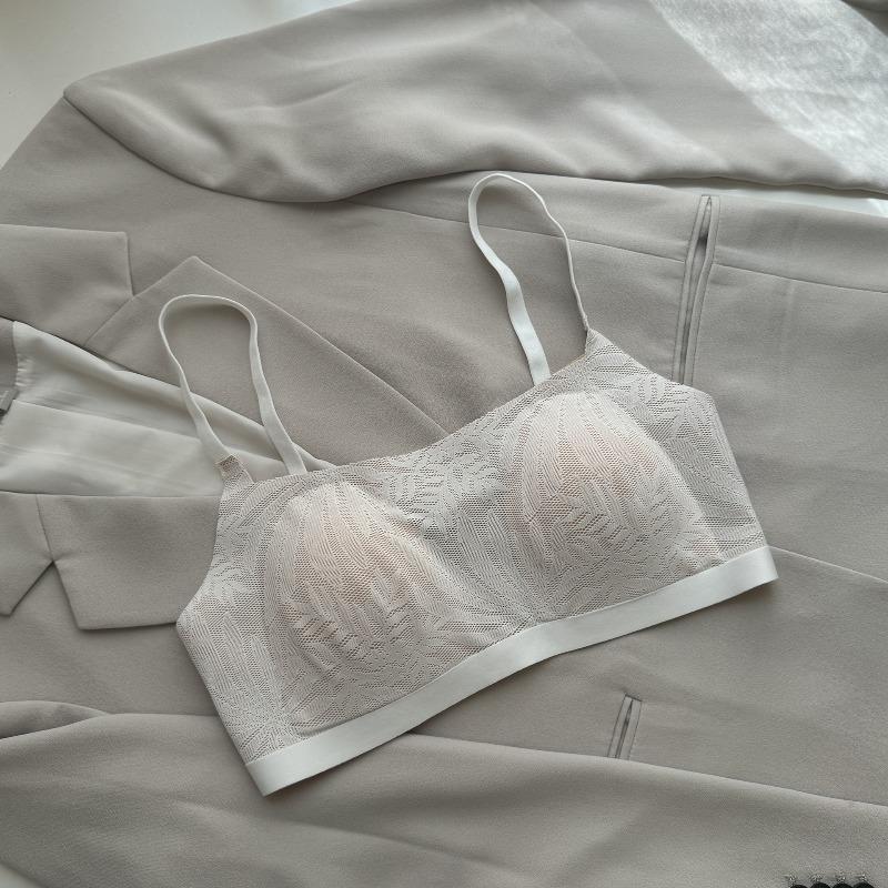 Summer ultra-thin lace underwear women's big breasts show small rabbit ears cup non-marking anti-light thin shoulder strap non-marking bra cover