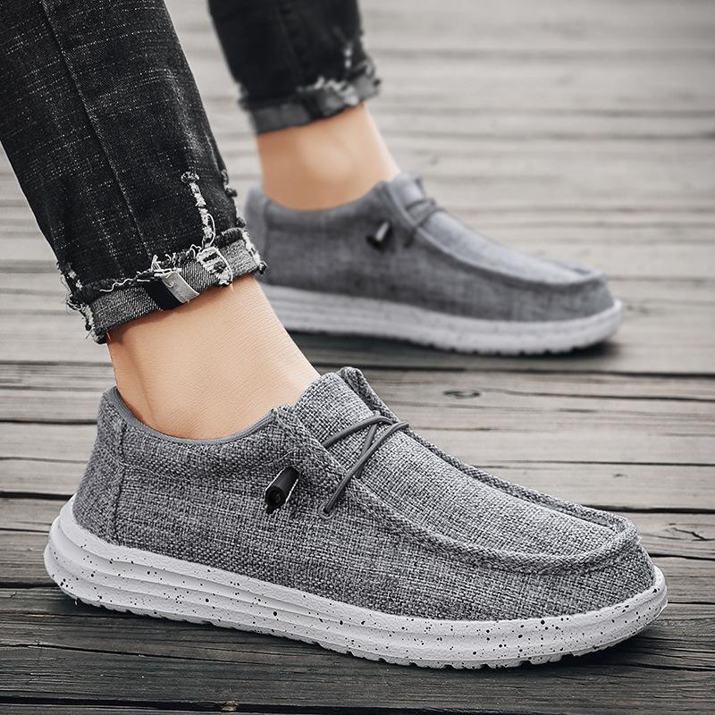 Large size cloth shoes men's 2025 spring light loafers canvas casual shoes trendy board shoes overalls lazy one pedal
