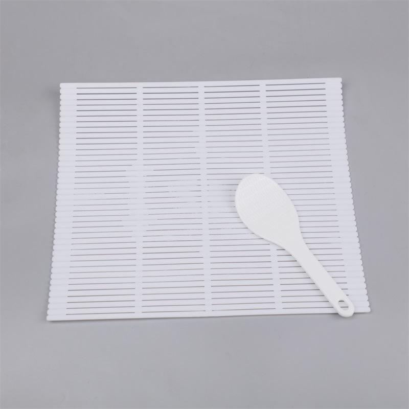 Japonská sushi rolka - bílý plastový nástroj na rolování rýže z mořských řas