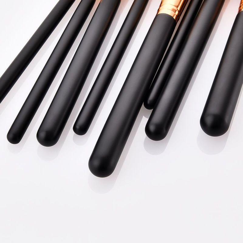 Stroke of Beauty - Set of 8: Makeup Brush with Wooden Handle