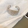 European & American Pleated Metal Bangle: Elegant Cold-Style Bracelet with High-End Luxury Design
