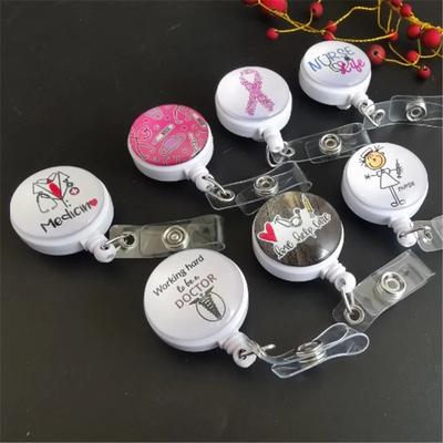 Étiquettes, onglets séparateurs et tampons – Porte-badges
