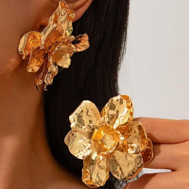 Za Retro Three-Dimensional Metal Large Flower Earrings Light Luxury Gold Flower Stud Earrings Exaggerated Earrings Women