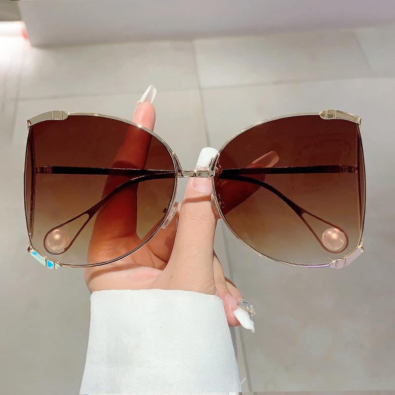 New Oversized Metal Sunglasses Women Luxury Designer Pink Vintage Big Frame Pearl Shades Elegant Sun Glasses