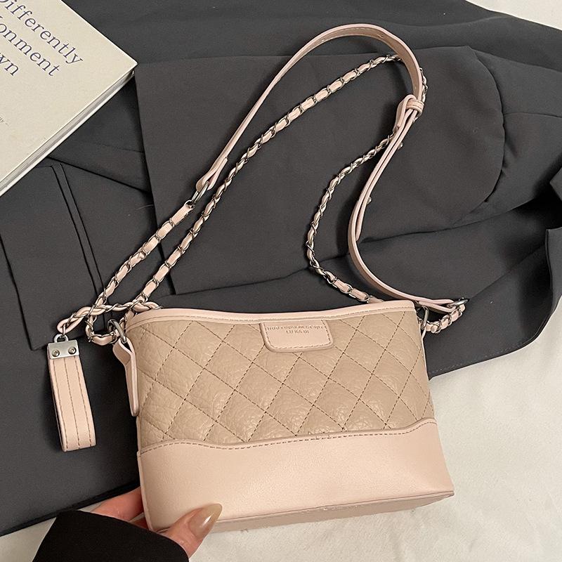 Wholesale Hot Sale Fashion Diamond Simple Korean Version Temperament Bucket Bag Women Commuter Style Versatile High Sense Messenger Bag