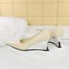 Damenschuhe, Keilabsätze, High Heels, Flache, spitze Keilschuhe aus Metall, Maßgefertigte Schuhe, High Heels