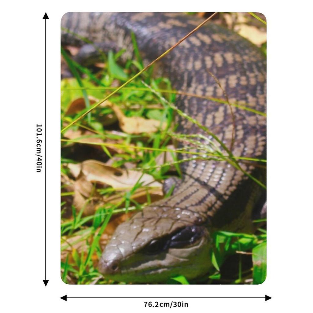 Blue Tongue Lizard in the Garden! Throw Blanket Stylish Warm Blanket for Living Room Bedroom