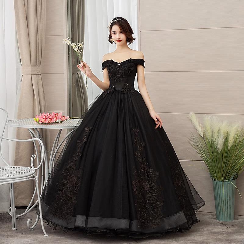 Abito da sera da sposa nero con spalle scoperte per esibizioni soliste e servizi fotografici