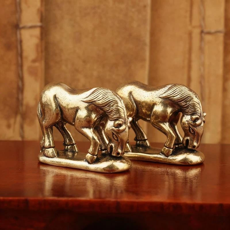 1 Stück Kind Reiten Home Office Schreibtischdekoration 2026 Jahr des Pferdes Messing Feng Shui Pferdefiguren Miniaturgeschenk