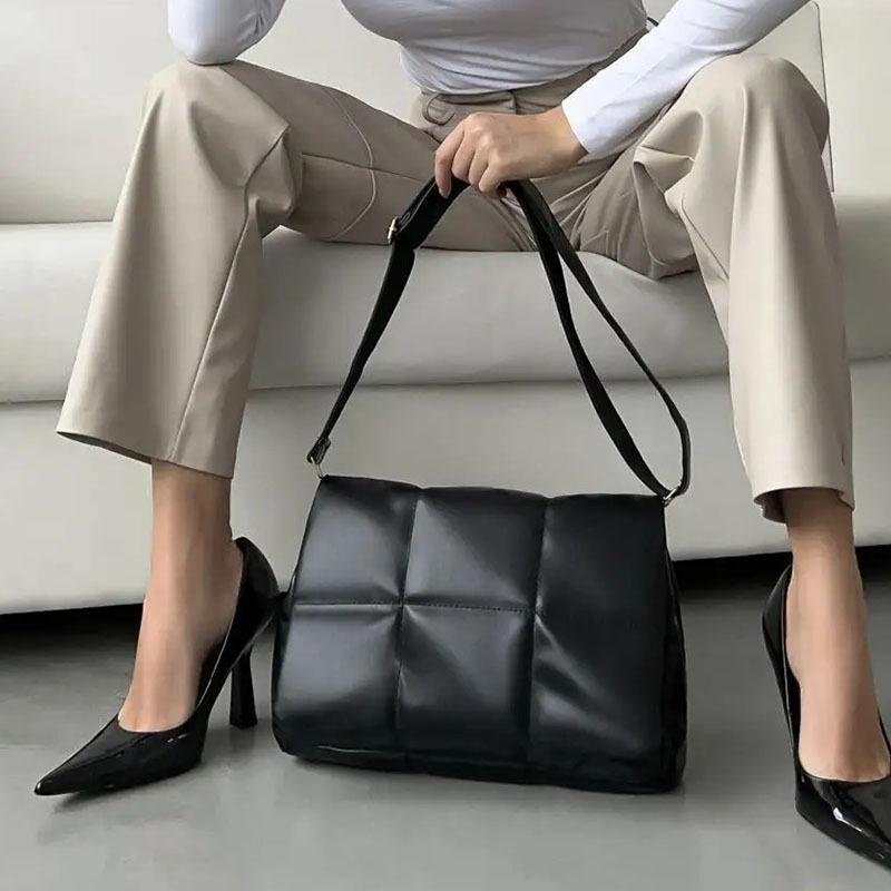 Women's quilted shoulder bag soft cotton pillow-shaped designer shoulder bags luxurious PU leather large bag fashion