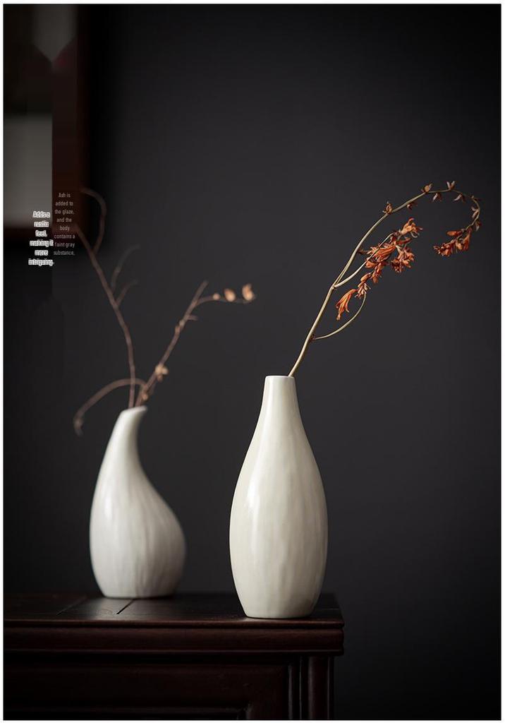 Chinese Retro Ceramic Small Vase - Stylish Decorative Vase for Dry or Hydroponic Flowers