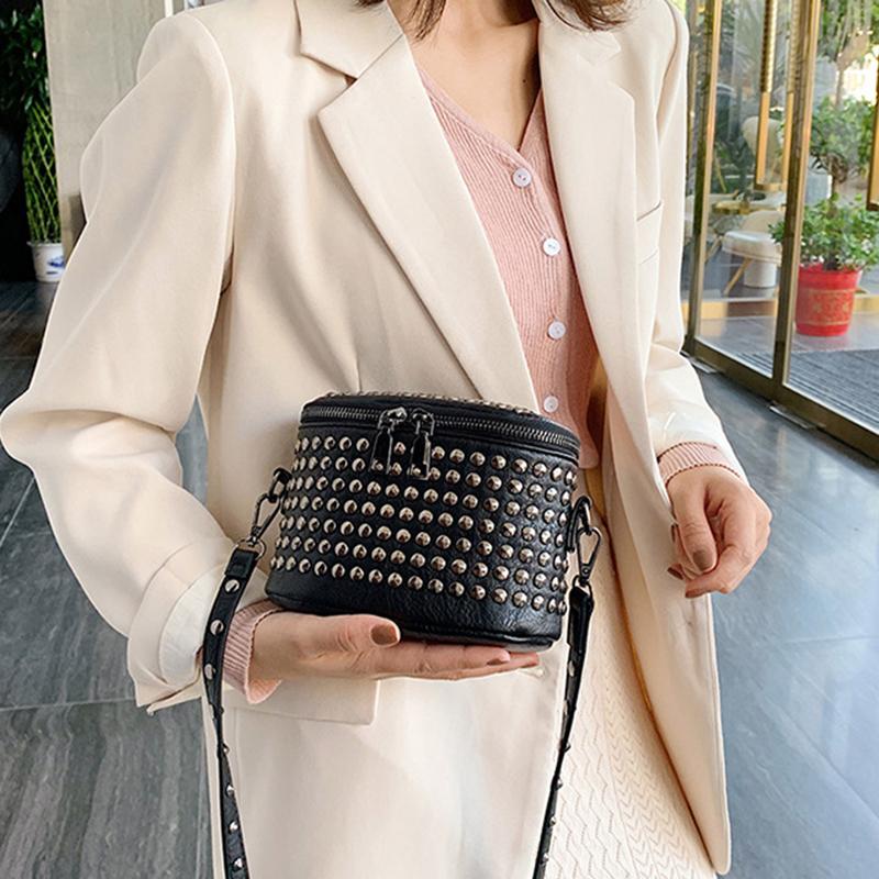 Luxury Retro Design Women's Bucket Shoulder Bag New Fashion Rivet Diamond Small Square Bag Personality High-end Crossbody Bag CLE