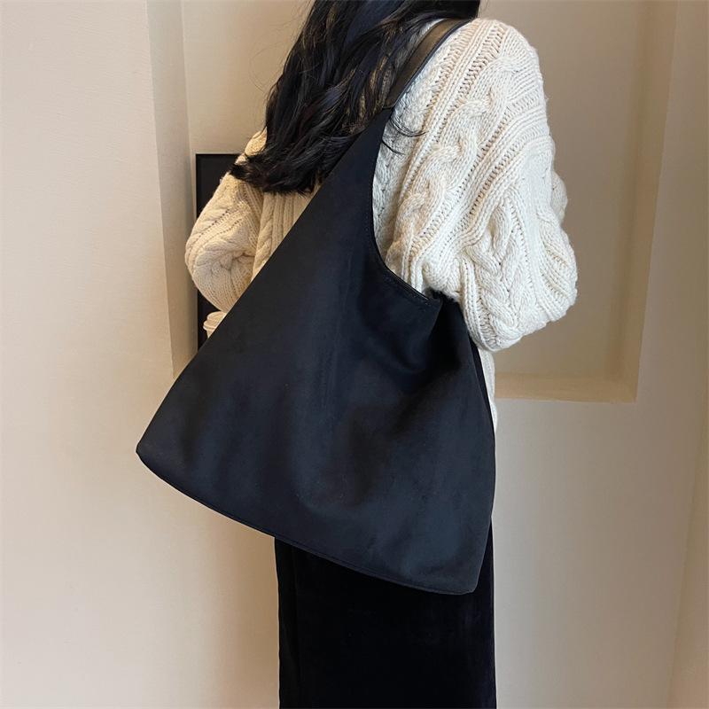 Autumn and Winter Vintage Women's Bag Large Capacity Suede Shoulder Bag Solid Color Simple Casual Commuter Bag Retro Handbags