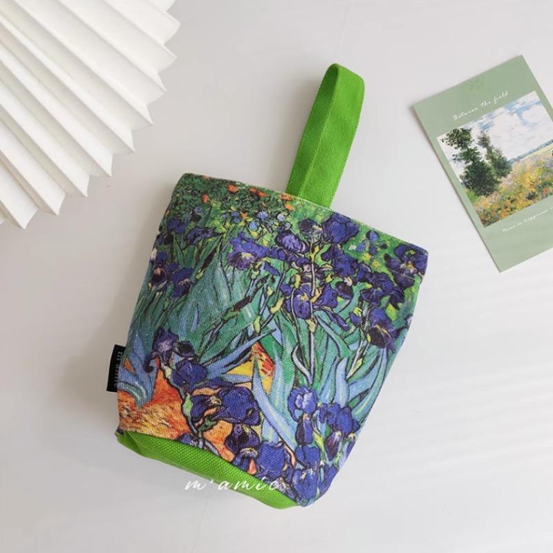 The new Van Gogh painting bucket bag carry-on small handbag go out handbag go to work bento bag