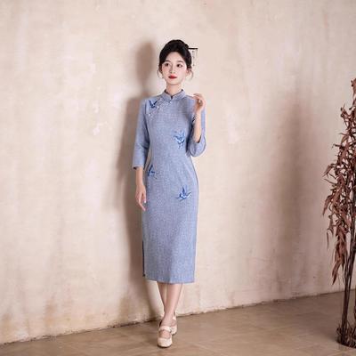 2025 Autumn New Embroidered Knitted Cheongsam Dress - Slim Fit, Retro Chinese Style for Women & Girls