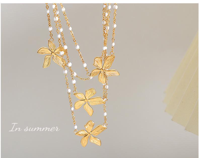 18K Gold Hong Kong Retro Petal Pendant Necklace: Titanium Steel, Colorfast, Versatile Women's Jewelry