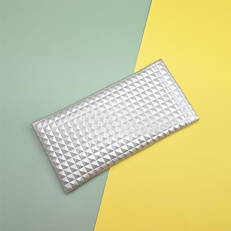 Fashionable pop-up glasses bag with automatic closure a soft and portable women's glasses case