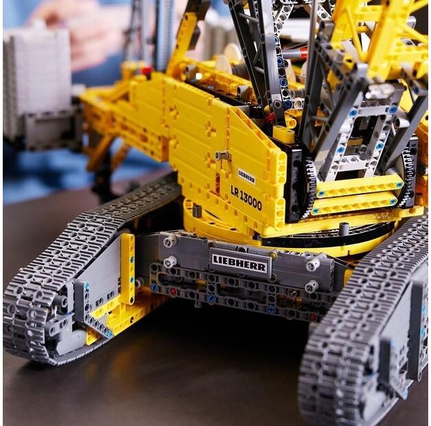LEGO Technic 42146 Liebherr LR 13000 Crawler Crane