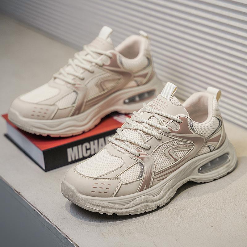 2025 new casual versatile platform mesh ultra-light running shoes, a student lightweight dad shoe 2025