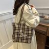 Stylish High-quality Tote Bag For Women In Trendy Plaid Design With Cartoon Dog Print
