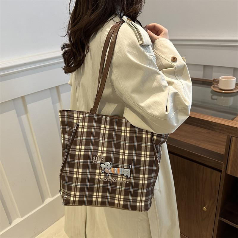 Stylish High-quality Tote Bag For Women In Trendy Plaid Design With Cartoon Dog Print