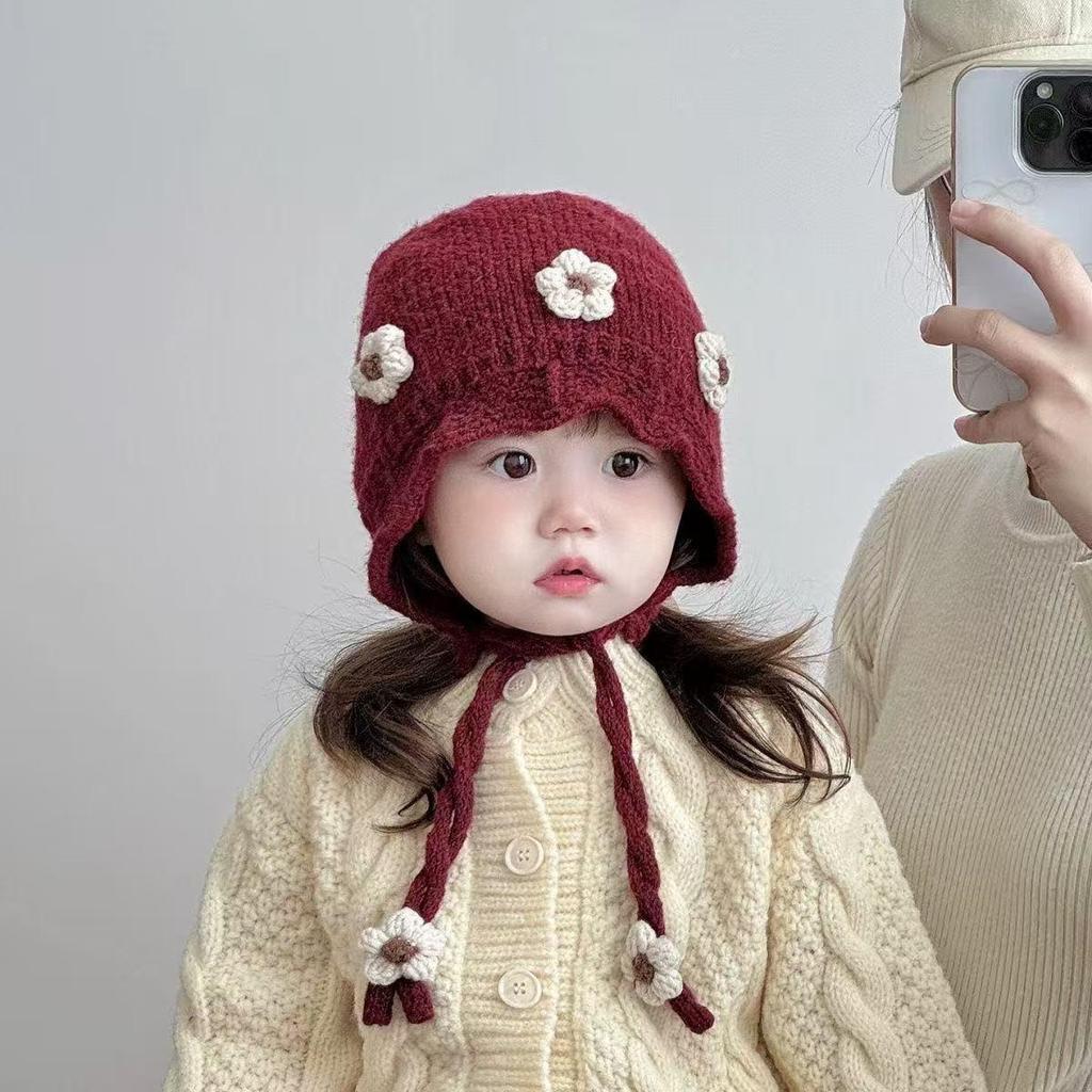 Dziecięca Ciepła Wiatroszczelna Wełniana Czapka z Ochroną Uszu na Jesień i Zimę - Koreański Styl z Kwiatowym Wzorem dla Niemowląt