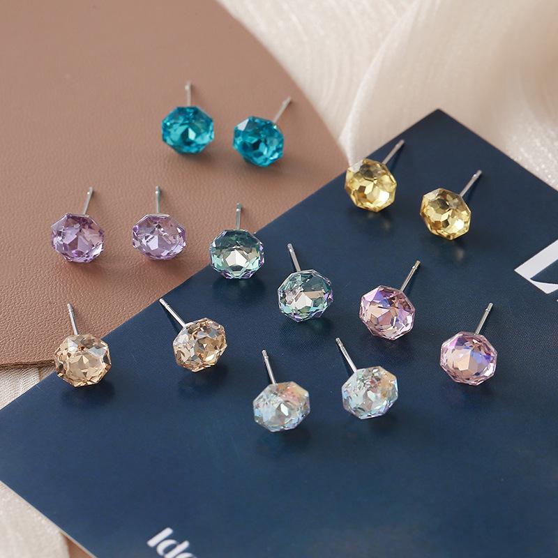 Sparkly Diamond Cochlea Stud Earring – Stainless Steel Needle, Trendy and Stylish for Women
