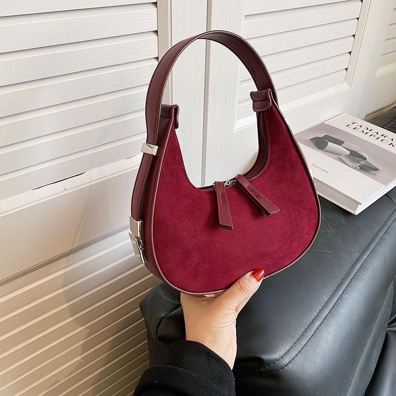 Niche design underarm bag women's high-end bag new autumn and winter retro texture matte shoulder bag