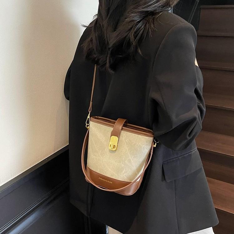 New Summer Small Bag Women's Versatile Shoulder Messenger Bag Popular Casual Bucket Bag