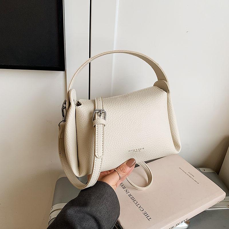 Super fire small bag women's spring and summer versatile 2025 new simple messenger bag women's popular small square bag this year