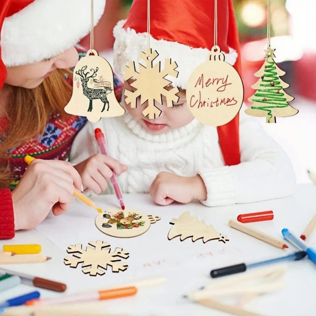 10-50Pcs Wooden Christmas Ornaments Unfinished Wood Slices with Holes Wooden Blanks Pendants for Kid DIY Craft Christmas Tree De