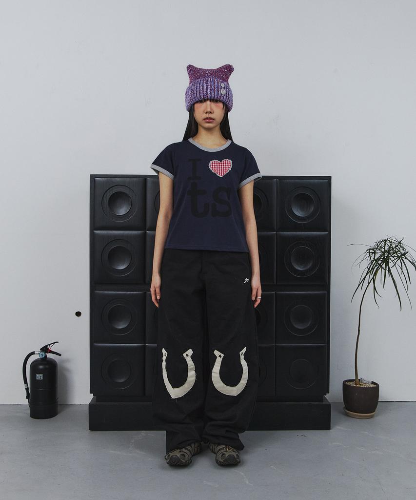 Tansanmageunesyum Horseshoe Applique Pants (Black)