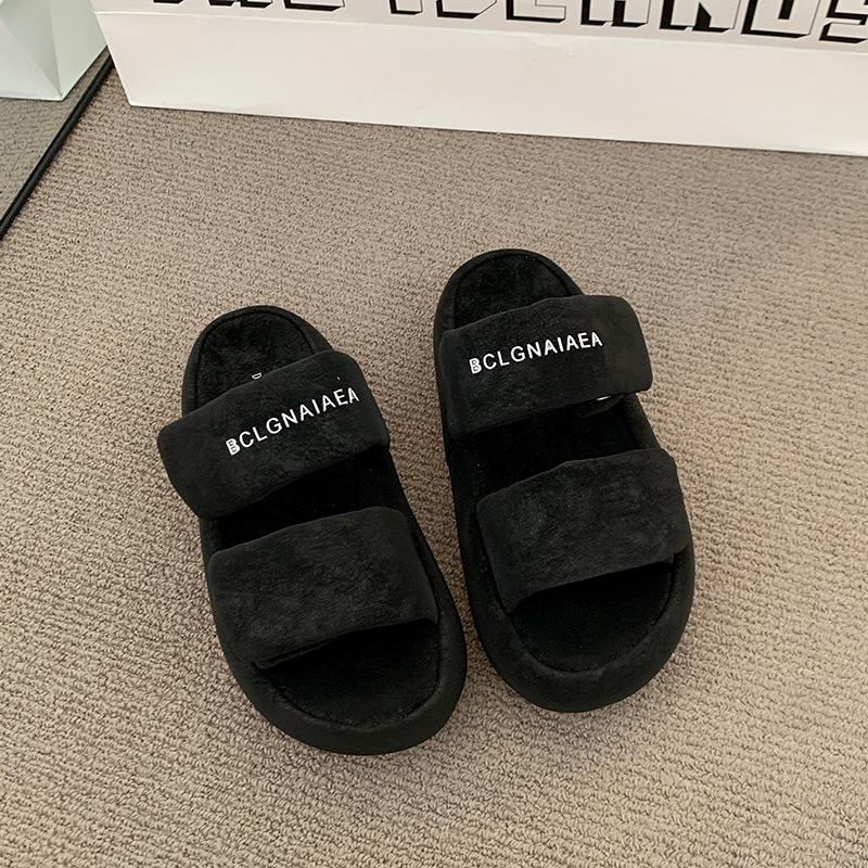 Thick-bottomed One-word Cool Slippers Women's 2025 Summer New Wear Fashionable Versatile Stepping On Shit Casual Beach Slippers